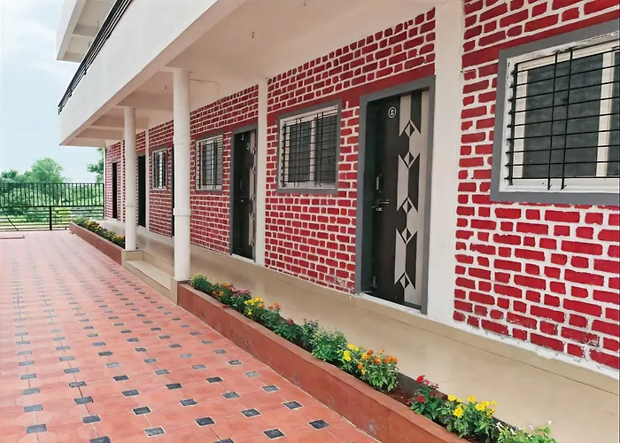 Fulgulab Lawns And Home Stay