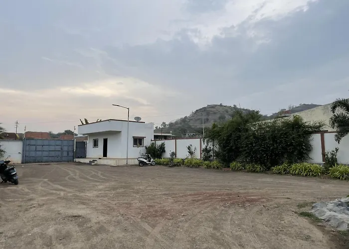 Fulgulab Lawns And Home Stay