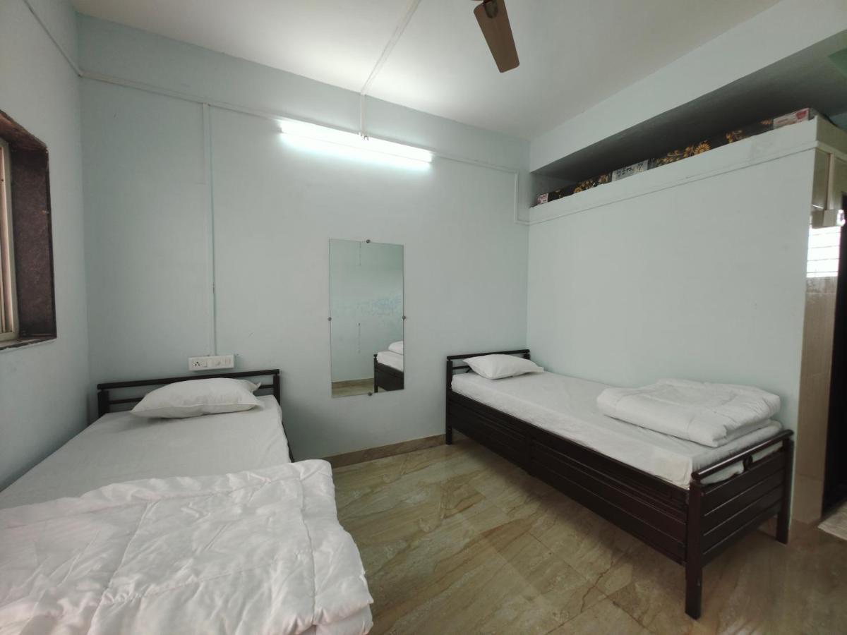 Fulgulab Lawns And Farm stay *