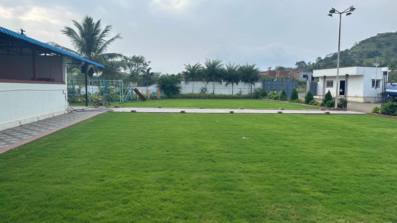 Fulgulab Lawns And Farm stay